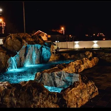 Zlatna Nit Hostel *